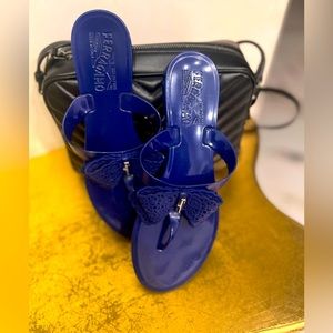 💥💥 Salvatore Ferragamo JELLY Bow Flip Flops in Blue size 6💥💥